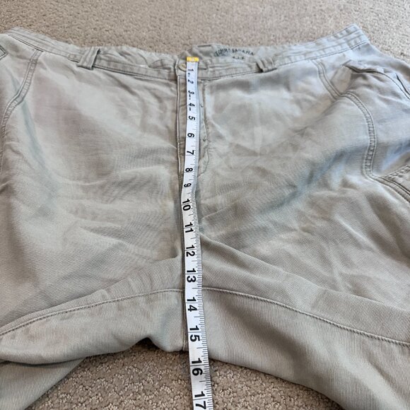 Tommy Bahama Cargo Shorts Relax Key Grip 9.5-inch Tan Flat Front Size 42 #TR808 - Picture 7 of 15